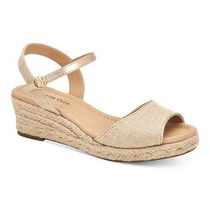 Charter Club's Lucia Wedges